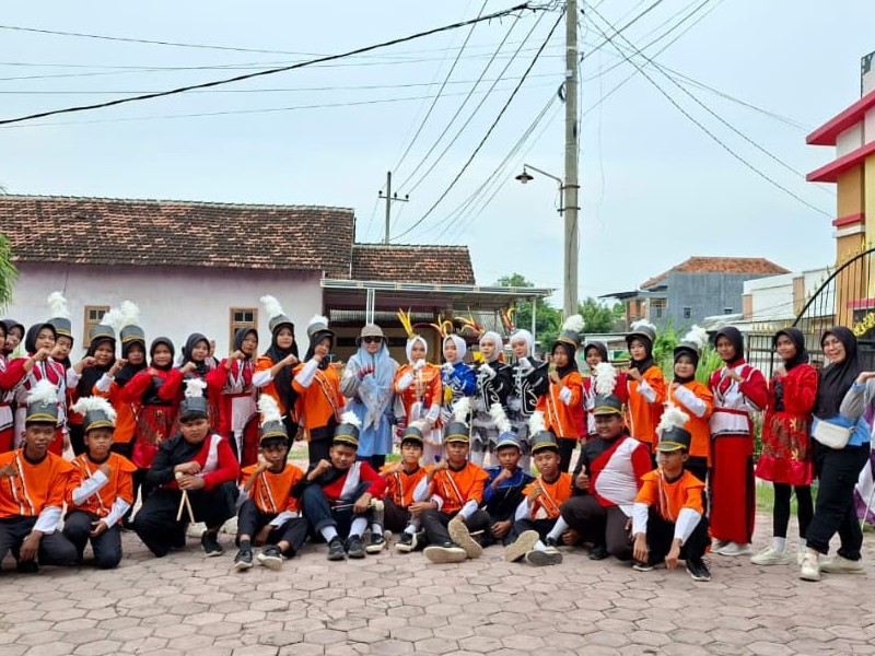 Drumb Band SMPN 1 Jangkar Meriahkan Imtihan Madrasah Al-Falah Jangkar dengan Penampilan Penuh Semangat